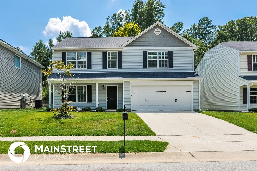 817 Leatherstone Ln in Fuquay Varina, NC - Building Photo