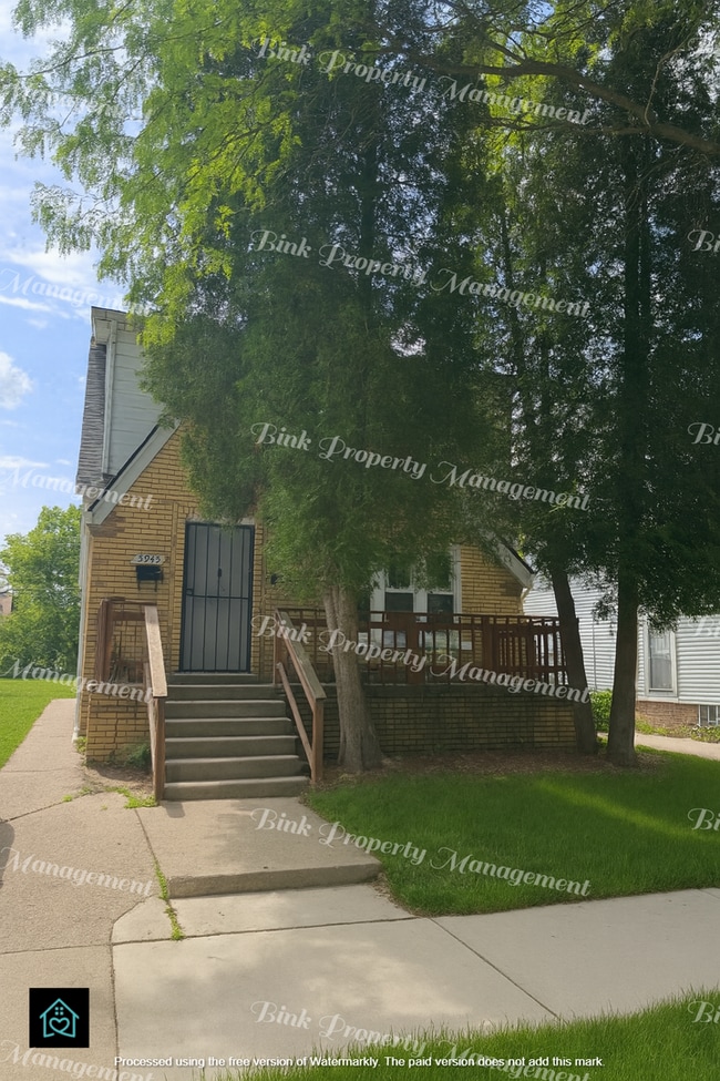 property at 5943-5945 Lakeview St