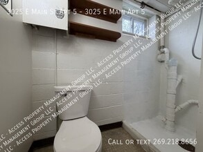 3025 E Main St in Kalamazoo, MI - Building Photo - Building Photo