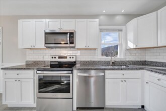 15 Holly Ln in Daleville, VA - Foto de edificio - Building Photo