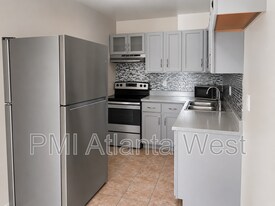 139 Lawton St SW in Atlanta, GA - Building Photo