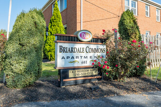 Briardale Commons in Euclid, OH - Foto de edificio - Building Photo