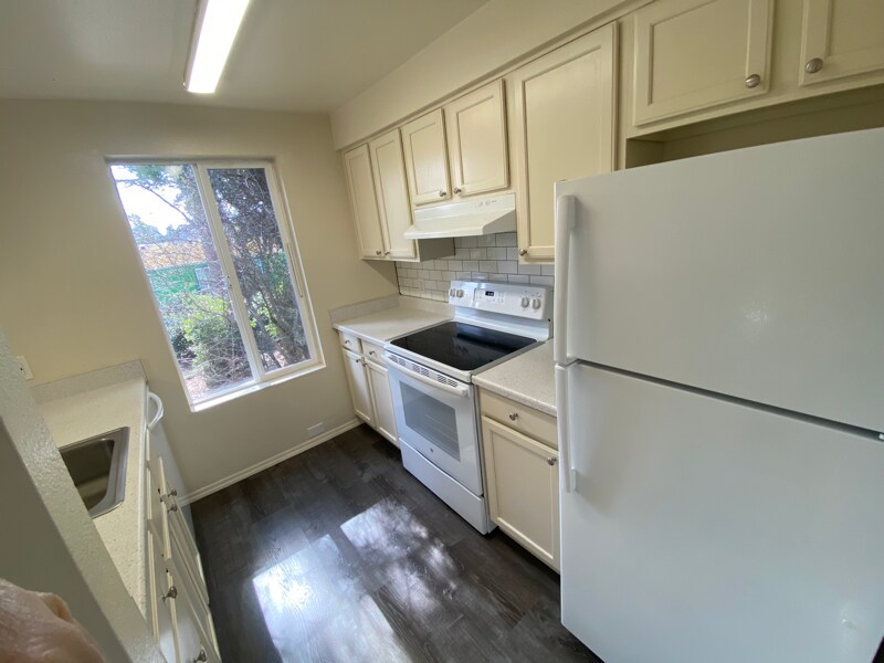 13716 15th Ave NE in Seattle, WA - Building Photo
