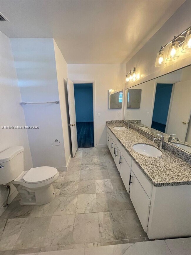 1571 SE 23rd Ave in Pompano Beach, FL - Building Photo - Building Photo