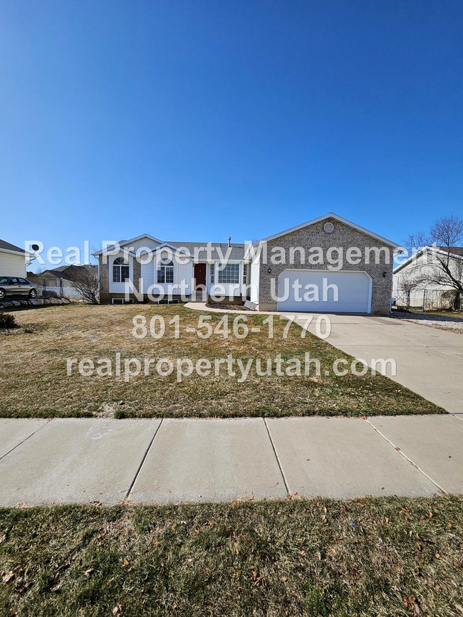 2390 Allison Way in Syracuse, UT - Building Photo - Building Photo