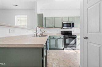 5980 Osprey Cove Dr in Raleigh, NC - Building Photo - Building Photo