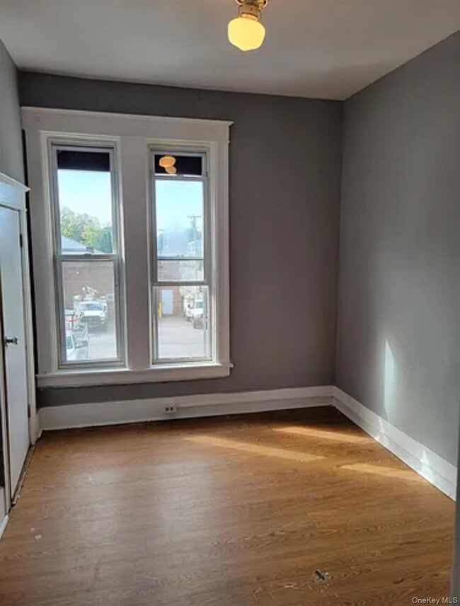 91 Pershing Ave in Poughkeepsie, NY - Building Photo - Building Photo