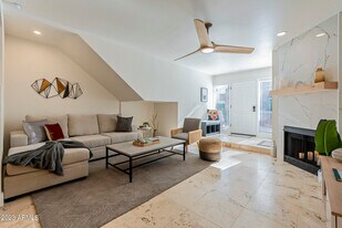 1820 E Morten Ave in Phoenix, AZ - Building Photo