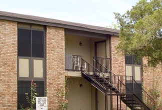 FM 2540 in Van Vleck, TX - Foto de edificio - Building Photo