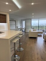 3300 NE 191st St in Aventura, FL - Building Photo
