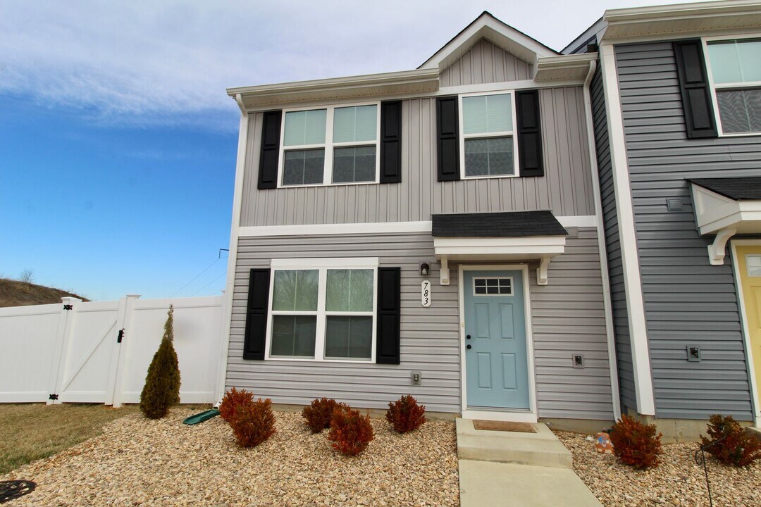 783 Carson Cir in Grottoes, VA - Building Photo