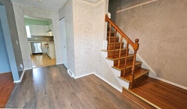 32553 N Roundhead Dr in Solon, OH - Building Photo - Building Photo