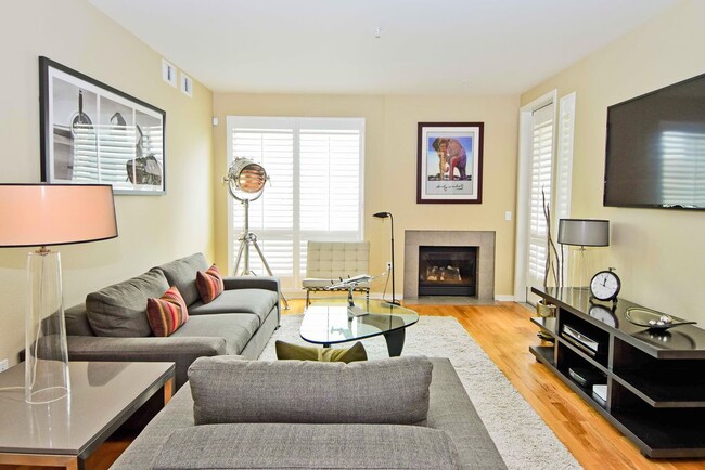 1655 N California Blvd in Walnut Creek, CA - Building Photo - Building Photo
