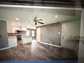 104 Mimosa St in Lake Jackson, TX - Building Photo - Building Photo