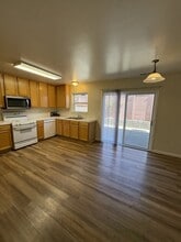 2812 Bay Village Ave in Santa Rosa, CA - Building Photo - Building Photo