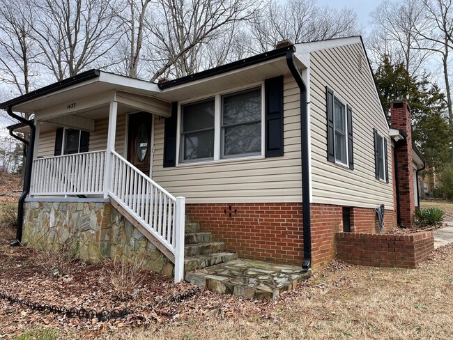 1423 Old Farmer Rd in Asheboro, NC - Building Photo - Building Photo