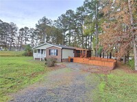 146 Farmhouse Ct in Sanford, NC - Building Photo - Building Photo