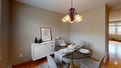 2410 W Farragut Ave in Chicago, IL - Building Photo - Building Photo