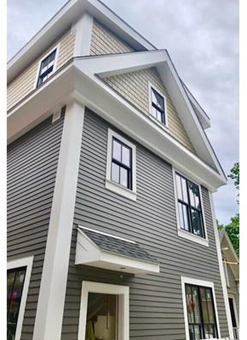 1701 Massachusetts Ave-Unit -1701 in Cambridge, MA - Building Photo