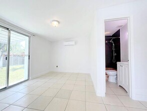 121 SW 51st Ave in Coral Gables, FL - Building Photo - Building Photo
