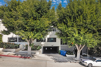 1408 Barry Ave in Los Angeles, CA - Foto de edificio - Building Photo