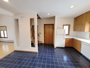 46 Long Hill Rd in Groton, MA - Building Photo - Building Photo