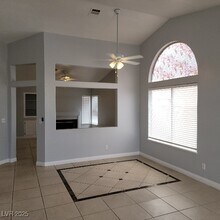 9010 McLeod Dr in Henderson, NV - Building Photo - Building Photo