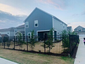 501 Sage Oak Ln in Holly Springs, NC - Building Photo - Building Photo