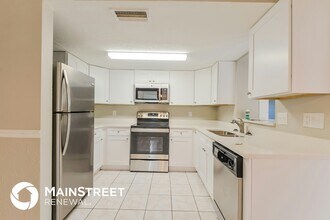 2426 Pinehurst St in Sarasota, FL - Building Photo - Building Photo