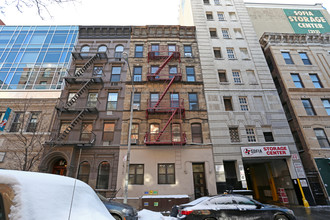 166 W 83rd St in New York, NY - Building Photo - Building Photo