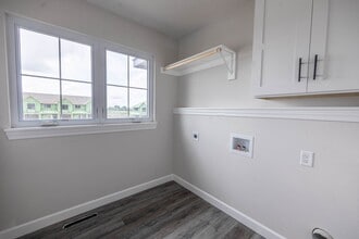 363 SE 70 Rd in Warrensburg, MO - Building Photo - Building Photo