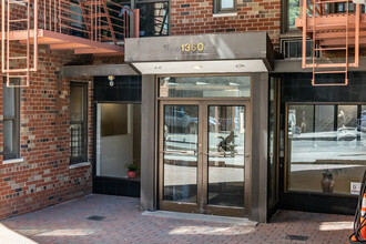 1360 York Ave in New York, NY - Building Photo - Building Photo