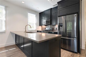408 W 38th St-Unit -1-2 in Austin, TX - Building Photo - Building Photo
