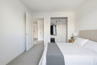 1053 Commonwealth Ave in Allston, MA - Building Photo - Building Photo