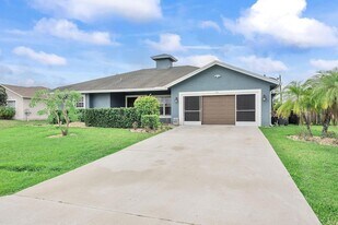 114 SW Grimaldo Terrace in Port St. Lucie, FL - Building Photo