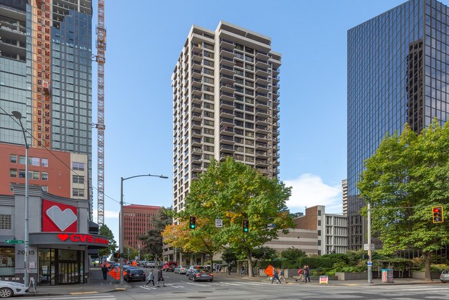 Royal Crest in Seattle, WA - Building Photo - Building Photo