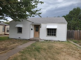 4002 S Van Buren St in Amarillo, TX - Building Photo