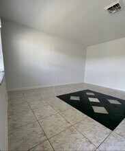 208 NW 43rd Ct in Oakland Park, FL - Building Photo - Building Photo