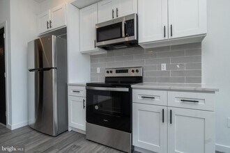 6604 Lansdowne Ave-Unit -3 in Philadelphia, PA - Building Photo - Building Photo