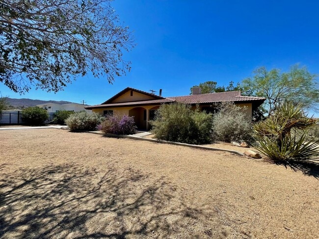 property at 61974 Sunburst Cir