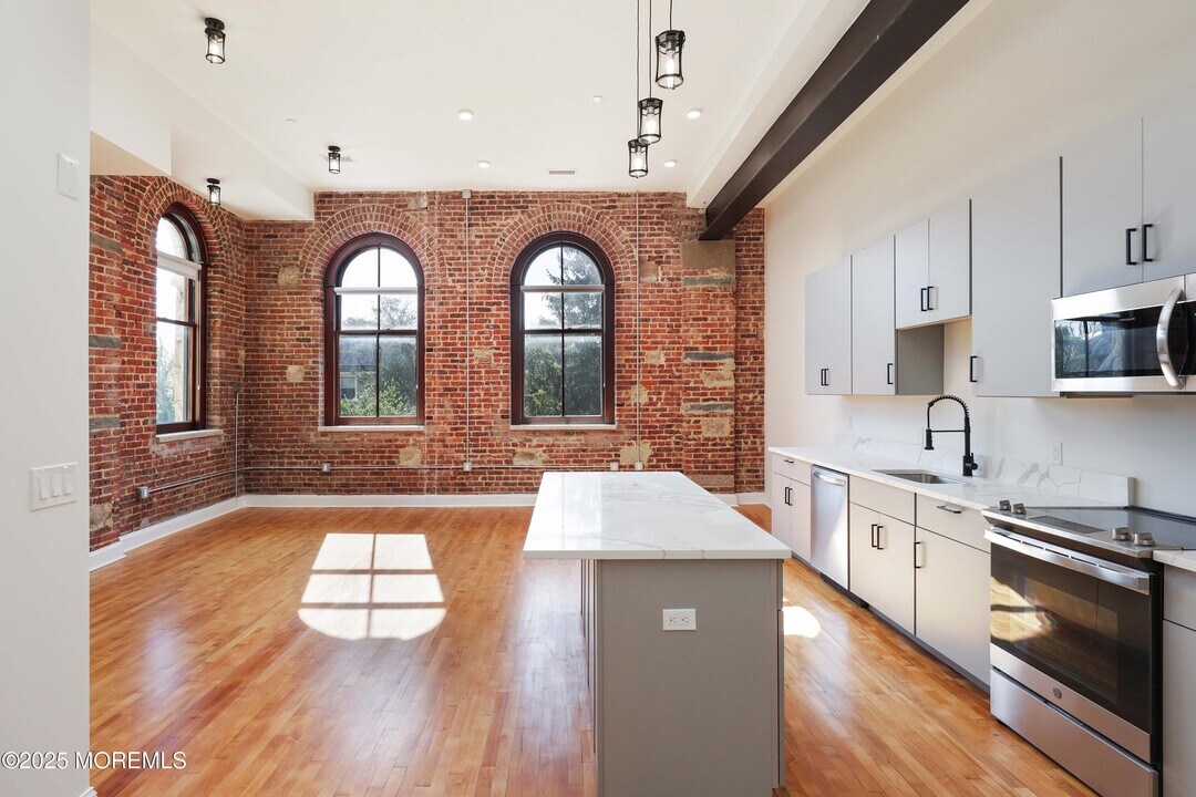 179 Chelsea Ave in Long Branch, NJ - Building Photo