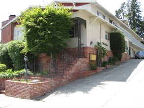 3867 Buell St in Oakland, CA - Building Photo - Building Photo