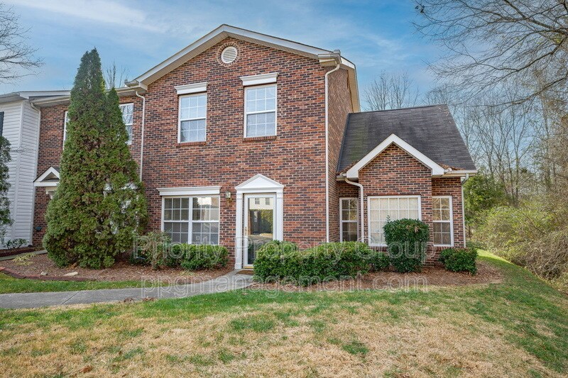 2104 Sardony Ln in Charlotte, NC - Building Photo