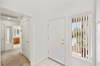 10416 W Linfield Pl in Las Vegas, NV - Building Photo - Building Photo