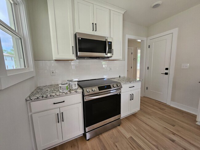 property at 2818 Vaulx Ln