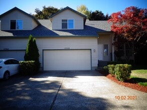 17612 SW Bany Rd in Beaverton, OR - Foto de edificio - Building Photo
