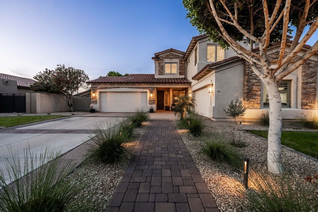 1522 E Loma Vista St in Gilbert, AZ - Foto de edificio