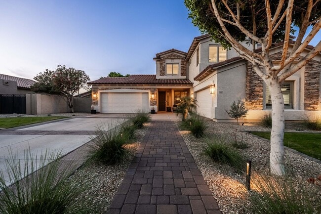 property at 1522 E Loma Vista St