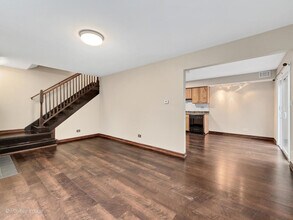 1955 Liberty Pl in Hoffman Estates, IL - Building Photo - Building Photo