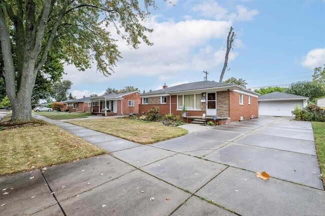 32725 Grinsell Dr in Warren, MI - Building Photo - Building Photo